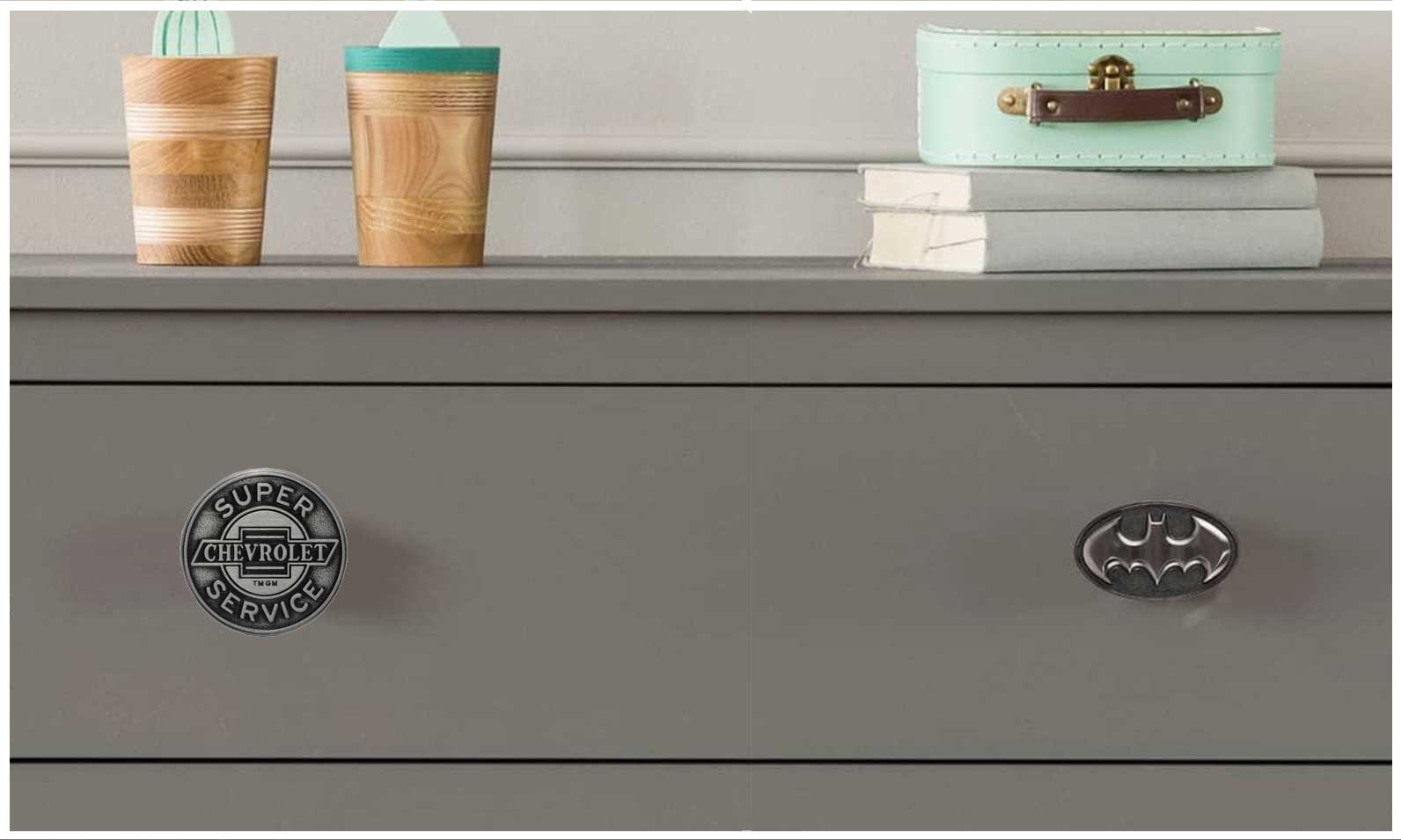 Knobs & Drawer Pulls